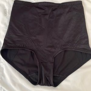 Womens Flexees black control slimmer brief Measurements as per photos.Style 6854